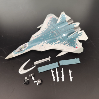 プラモデル完成機　1/48　STEALTH FIGHTER Chengdu J-20 `Mighty Dragon` Twin-Seater Stealth Fighter. (Plastic