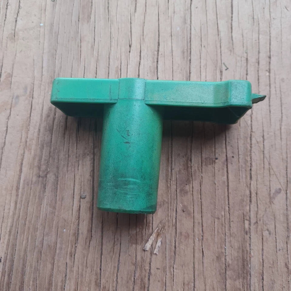 Buick Cadillac Oldsmobile llave de tuerca de retención de tapacubos de alambre, verde, 1989-1999 Foto 3 de 3