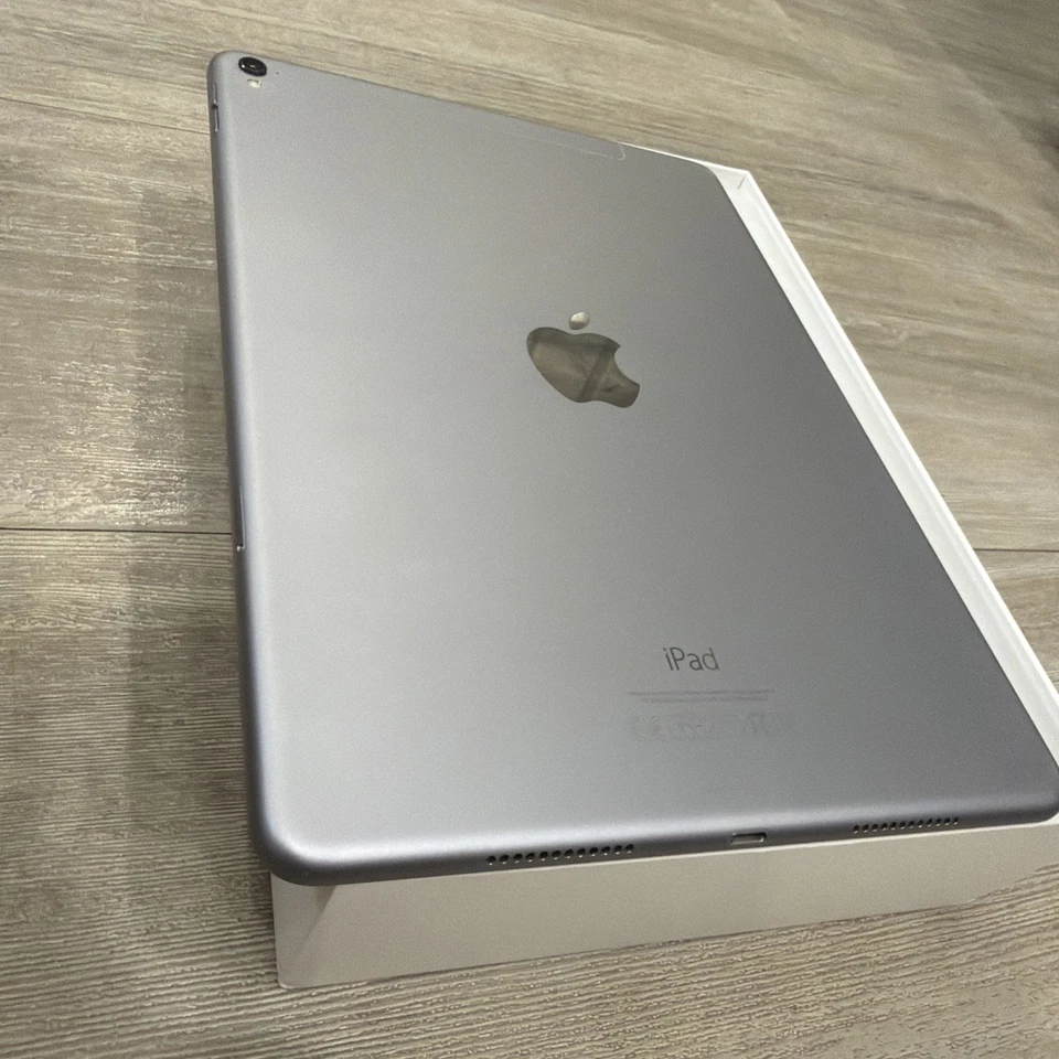 Apple iPad Pro 9.7" 128GB Space Gray WiFi+Cellular MLQ32B/A - Immaculate + Box - Image 4 of 4