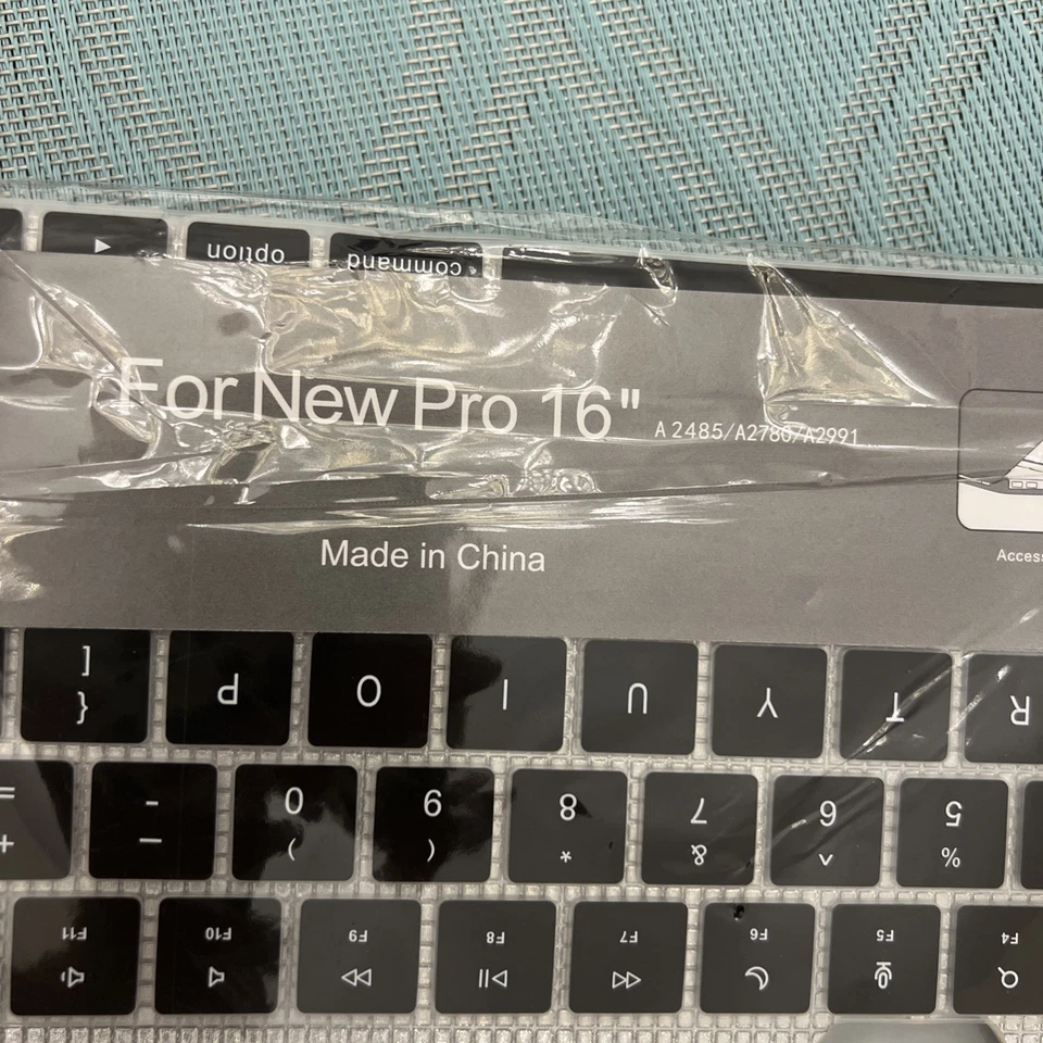 Funda KEROM Brillante Brillo Para MacBook Pro 16 Pulgadas Lujo Deslumbrante Brillante Brillante Foto 3 de 4