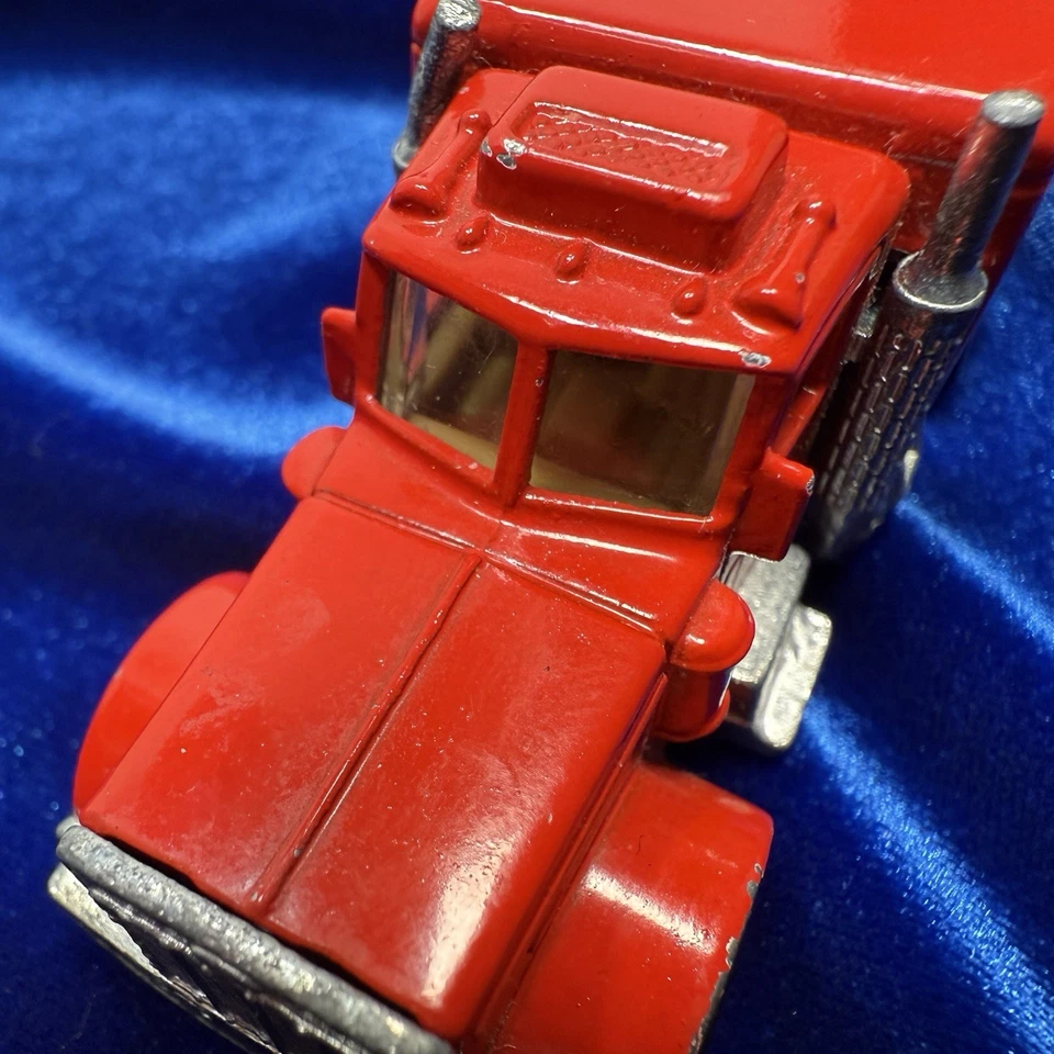Plataformas de direção vintage Hot Wheels Peterbilt semi fundido 1980 vermelho Hong Kong EXC - Imagem 3 de 4