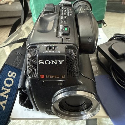 Sony CCD-TR105E Video 8 Camcorder Handycam Japan FOR PARTS ONLY