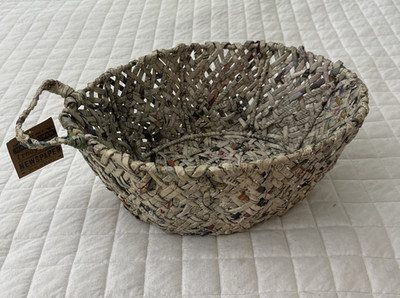 Trader Joes Hand Basket Hand Woven Recycled Newspaper One Handle Kitchen Home