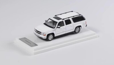 MK 1:64 2003 White Suburban SUV Off Road Sports Model