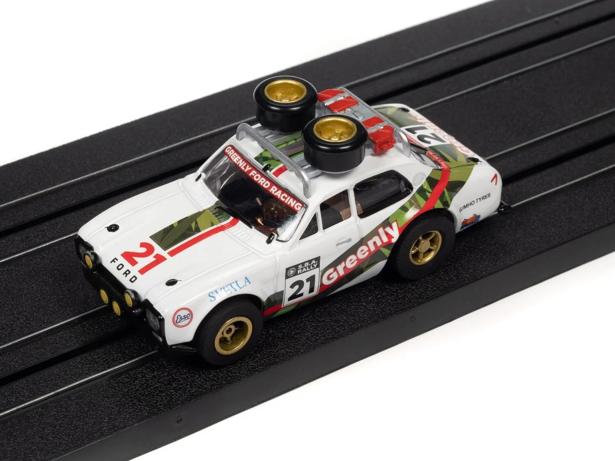 Auto World HO Scale Slot Car 1975 Ford Escort Roof Rack
