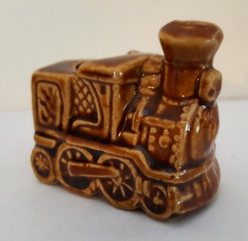 Australian Pottery Souvenir Puffing Billy Train Novelty Ashtray Smoking