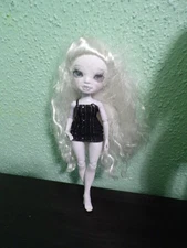 Natasha Zima Doll Rainbow High Shadow High