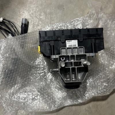 GENUINE Wabco 4801070010  Valve 12 volt EBS Trailer Modulator Valve - New