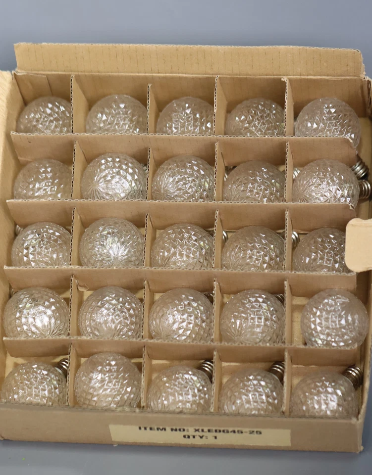 Vickerman G40 LED Cool White Bulb E12 Nickel Base 45W - Package of 25 - Image 2 of 4