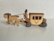 alte Miniatur Holz Postkutsche Pferdefuhrwerk , Erzgebirge , frühe DDR