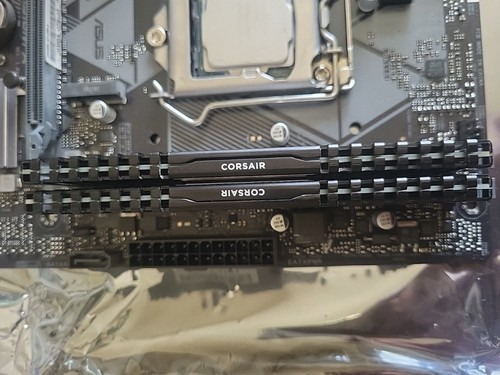 Inte I7 8700 Cpu Mainboard Micro Atx und Ram Combo Deal Sehr Guter Zustand - Bild 2 von 11