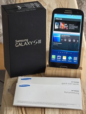 Samsung Galaxy S3 I9300 - 16GB - schwarz (Ohne Simlock) (Single SIM) AMOLED