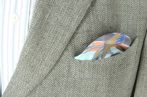 Lord R Colton Masterworks Tripoli Cafe Navy Floral Silk Pocket Square - $75 New - Picture 3 of 3