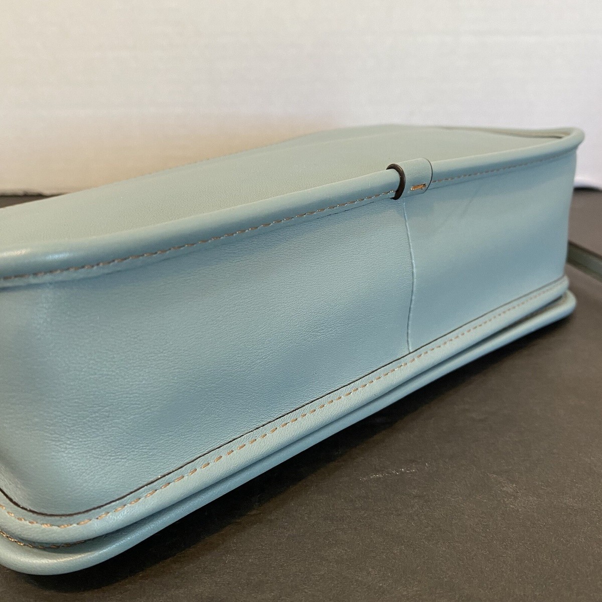 COACH 57325 Turnlock Crossbody CLOUD blue Glovetanned Leather NEW