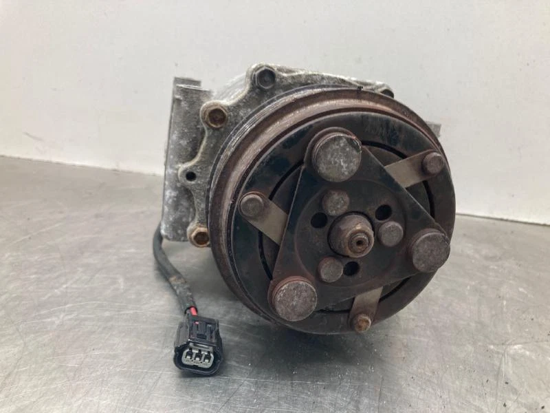 2011-2014 Honda Fit Air Conditioning A/C AC Compressor OEM - Image 3 of 4