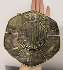 Big Souvenir Plate Barcelona w/Barcelona Landmarks Gold Sagrada Camp nou