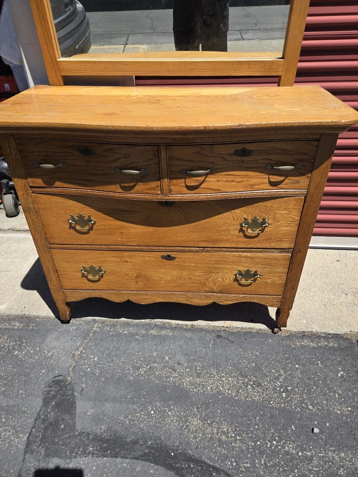 Cómoda con espejo Foto 2 de 4