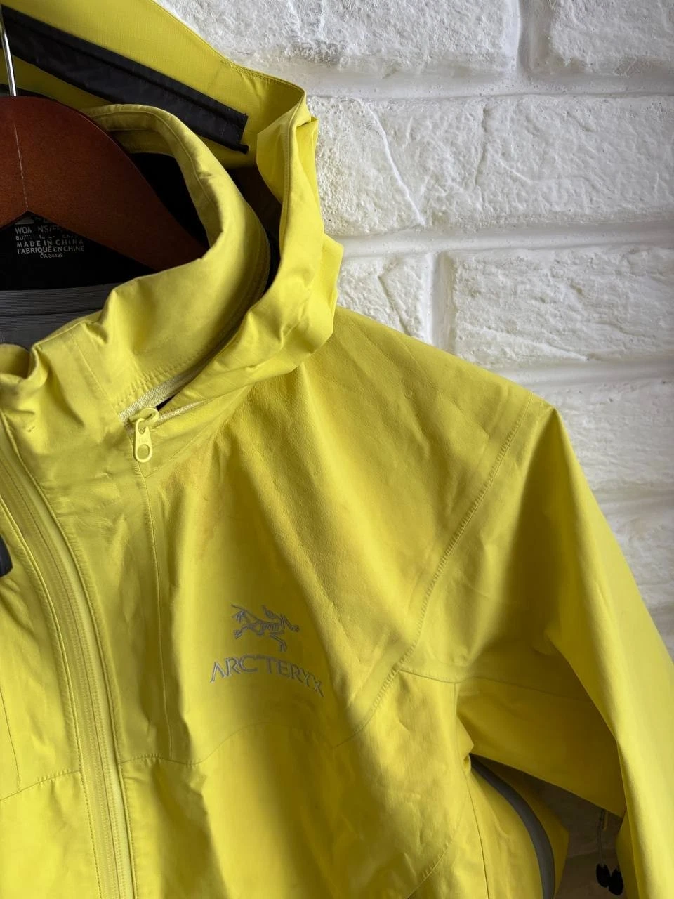 women's membrane storm trekking jacket Arcteryx Gore tex size S