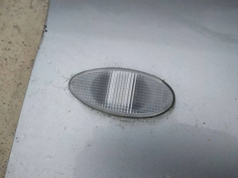 Intermitente lateral (intermitente guardabarros) delantero derecho Mitsubishi Lance DE2125305-62 Foto 2 de 4