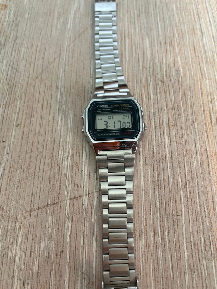 Casio A158W 33mm Silver Resin Case with Silver Stainless Steel Band, photo 2 of 5