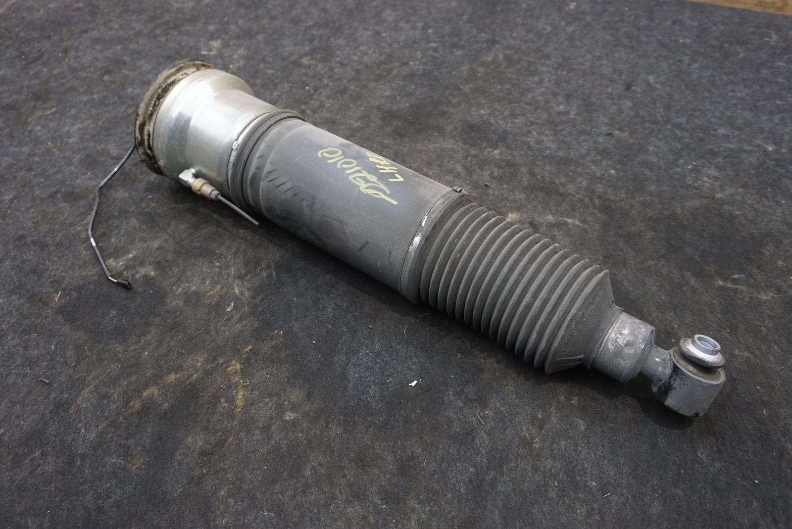 Rear Left Suspension Air Spring Strut 37106785171 Rolls Royce Phantom 2003-17
