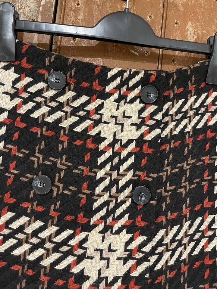 Warehouse Lined Wrapped Skirt Patterned Ladies 10 Zip At Rear New With Tags - Image 4 of 4