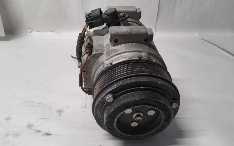 Conjunto de compresor de aire acondicionado Toyota Tacoma 2005-2015 original OEM Foto 4 de 4