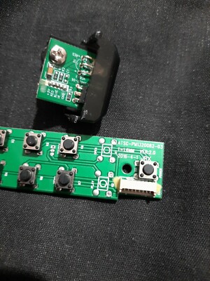 Platine controle / IR sensor ATSC-PM1320082-03 pour TV OCEANIC 32265 Platine controle / IR sensor ATSC-PM1320082-03 pour TV OCEANIC 32265