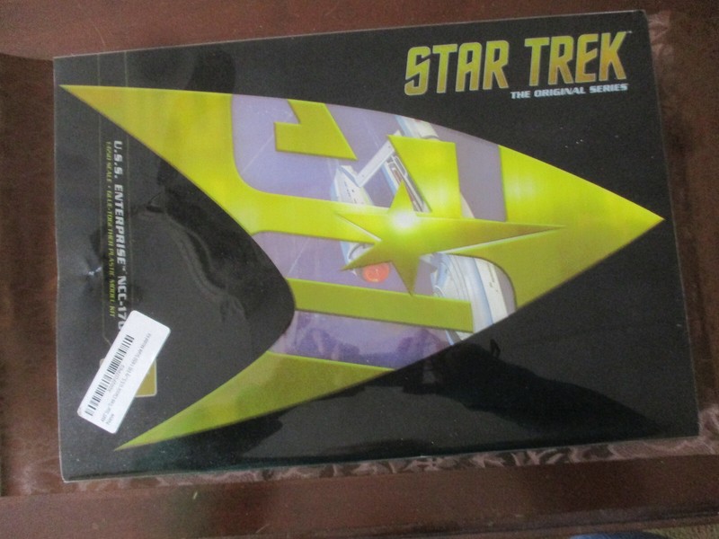 NEW AMT Star Trek USS Enterprise NCC-1701 1:650 Scale Plastic Model Kit