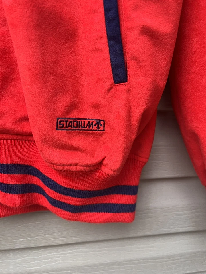 Chaqueta de Pista Universitaria Descente Stadium Unisex Roja Preppy Grande Hombres Mujeres Foto 2 de 4