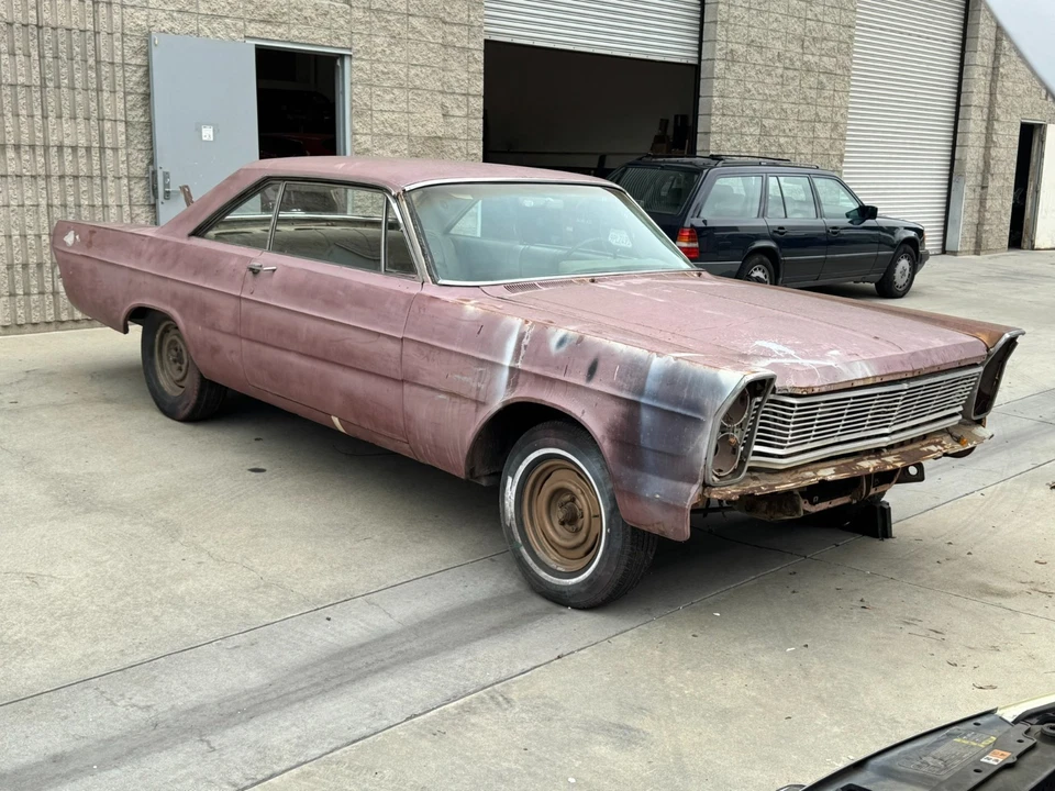 Ford Galaxie 1965  Foto 2 de 4