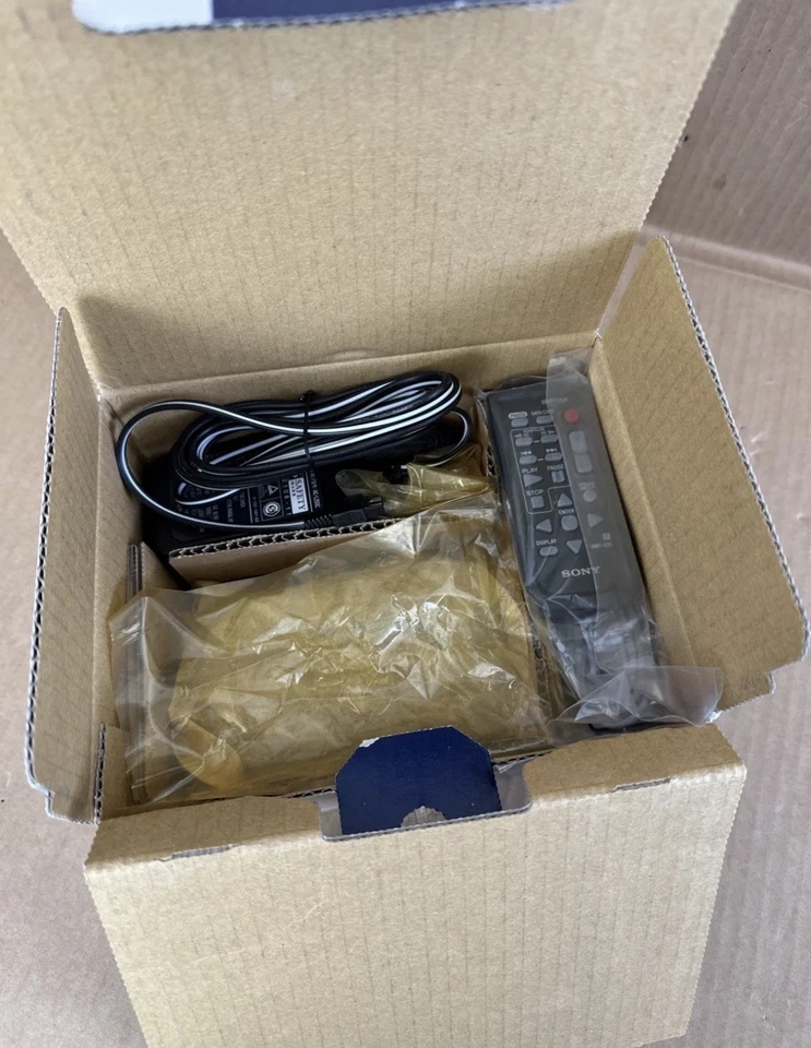 New Open Box Sony HANDYCAM HDR-XR200V Full HD 1080 120GB HDD Digital Camcorder  - Image 3 of 4