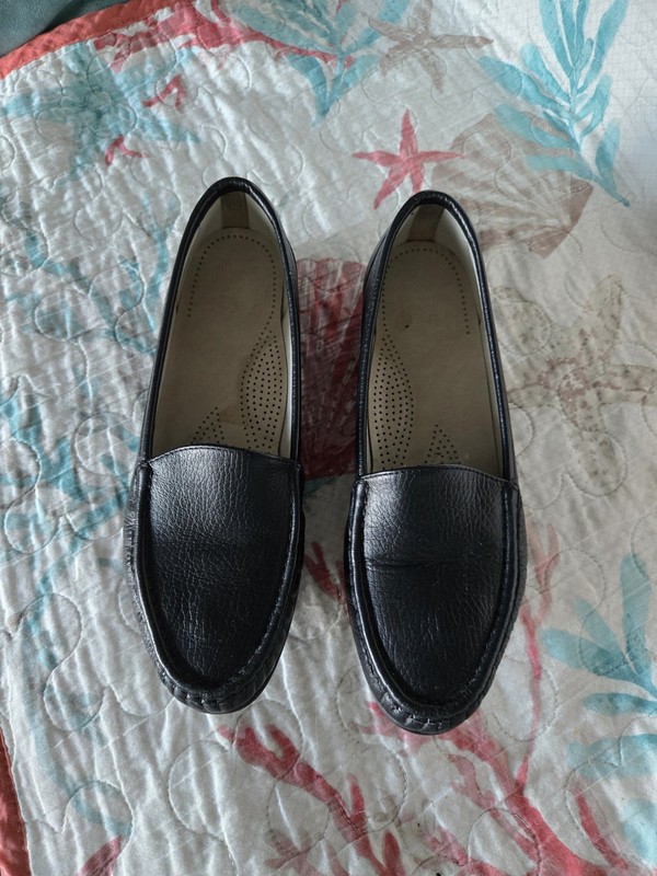 SAS Black Flat Loafers Soft Step Heel Vintage, Size 10N Excellent Pre Owned