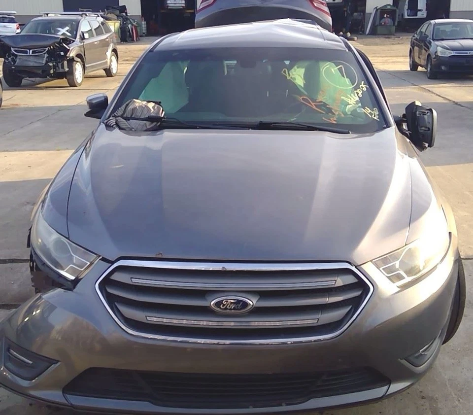 Faro halógeno para pasajero derecho Ford Taurus Limited 2013 2014 Foto 3 de 4