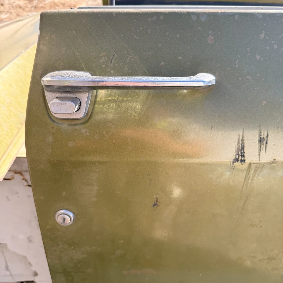 International Scout II 1971-1980 puerta lateral de pasajero (casi completa) Foto 2 de 4