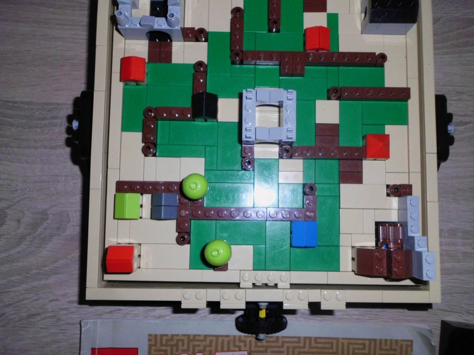 LEGO Ideas 21305 Maze, Foto 4 von 5
