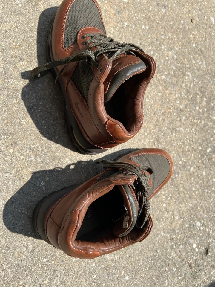 Botas de Colección Nike ACG Cuero Marrón Senderismo Botas de Aire con Cordones para Hombres 7.5 De Colección Foto 2 de 4