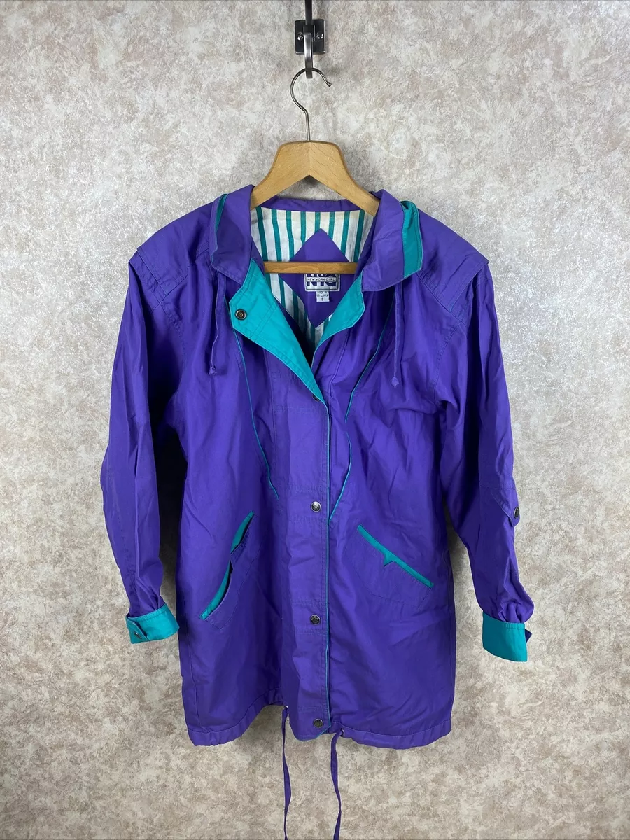 Green jacket shop girl