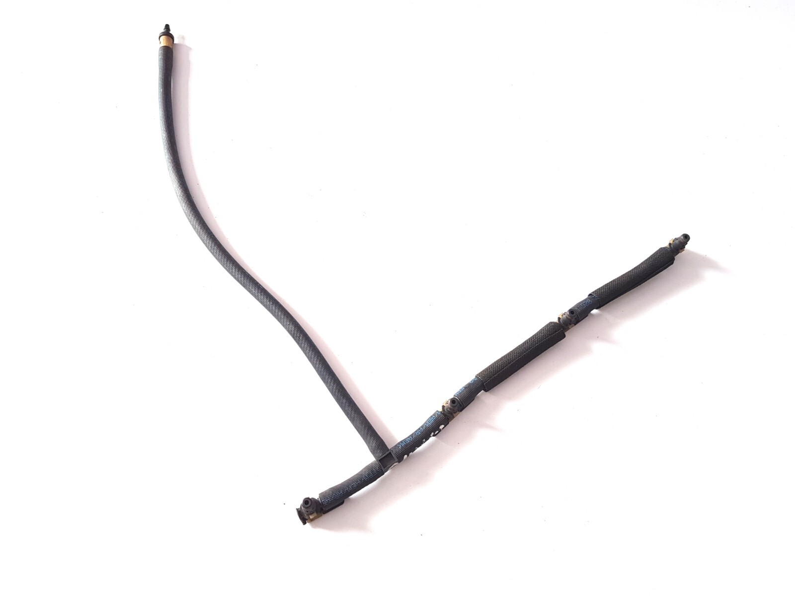 AUDI A4 2.0 2011 FUEL RAIL LINE HOSE OEM 1928301276/ 7CKR2138600 