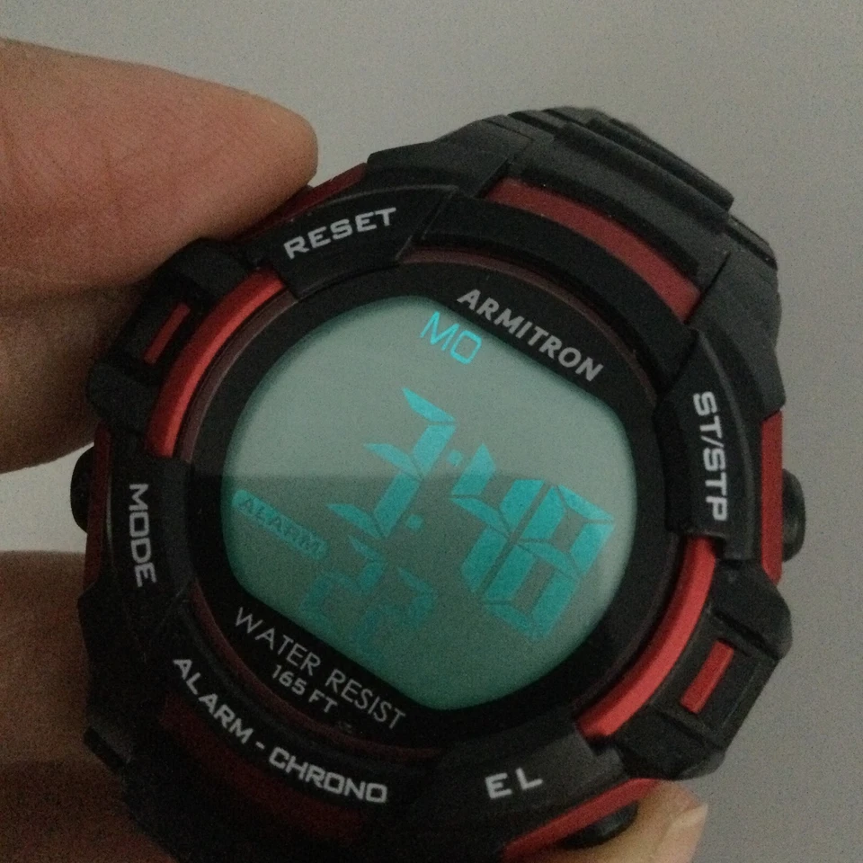 Reloj deportivo Armitron Pro para hombre 45 mm negro rojo digital día fecha retroiluminación Foto 3 de 4