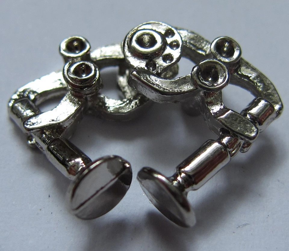 DUCATI - Pin / Pins - DESMO DESMODROMIK , tolle 3 Optik - Kult!!!