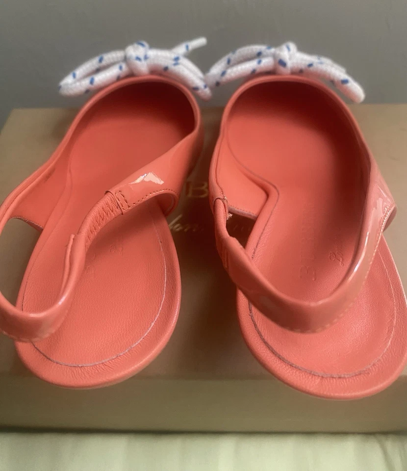 NUEVO EN CAJA Burberry Bow Fink Sling Back Pump Cuerda Rosa Charol 37,5 EU 7,5 EE. UU. Foto 4 de 4