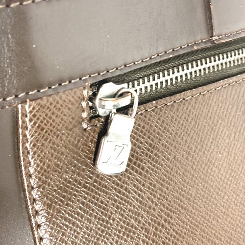 LOUIS VUITTON M31028 Taiga Casbeck PM Bag Shoulder Bag Hand Bag Tote Bag - Picture 12 of 16