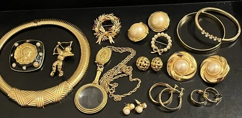 Vintage High End Gold Plated Jewelry Lot Some Signed Trifari Monet Avon