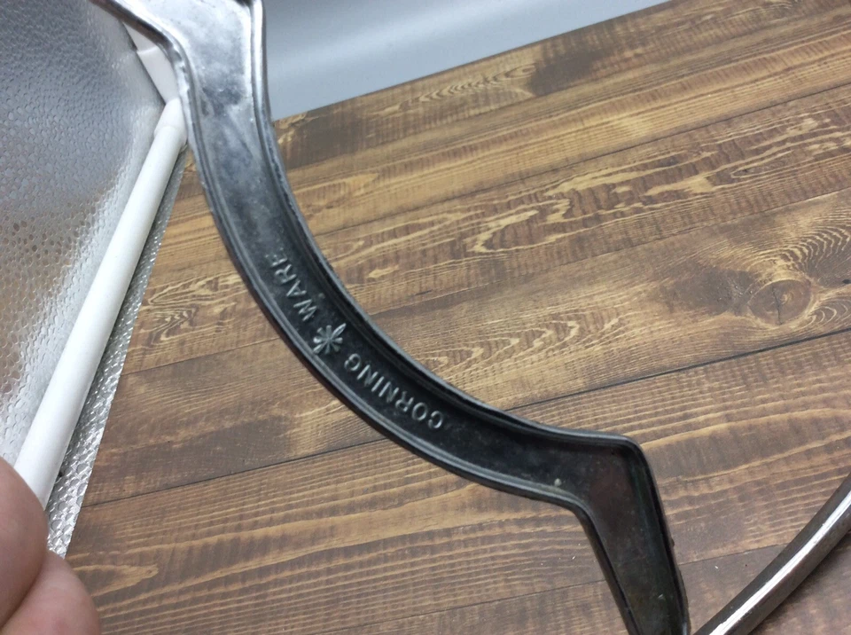 Corning Ware P-11-2 1/2-M-1 Rack Cazuela Cuna Metal Cromo Mango Trivet Foto 3 de 4