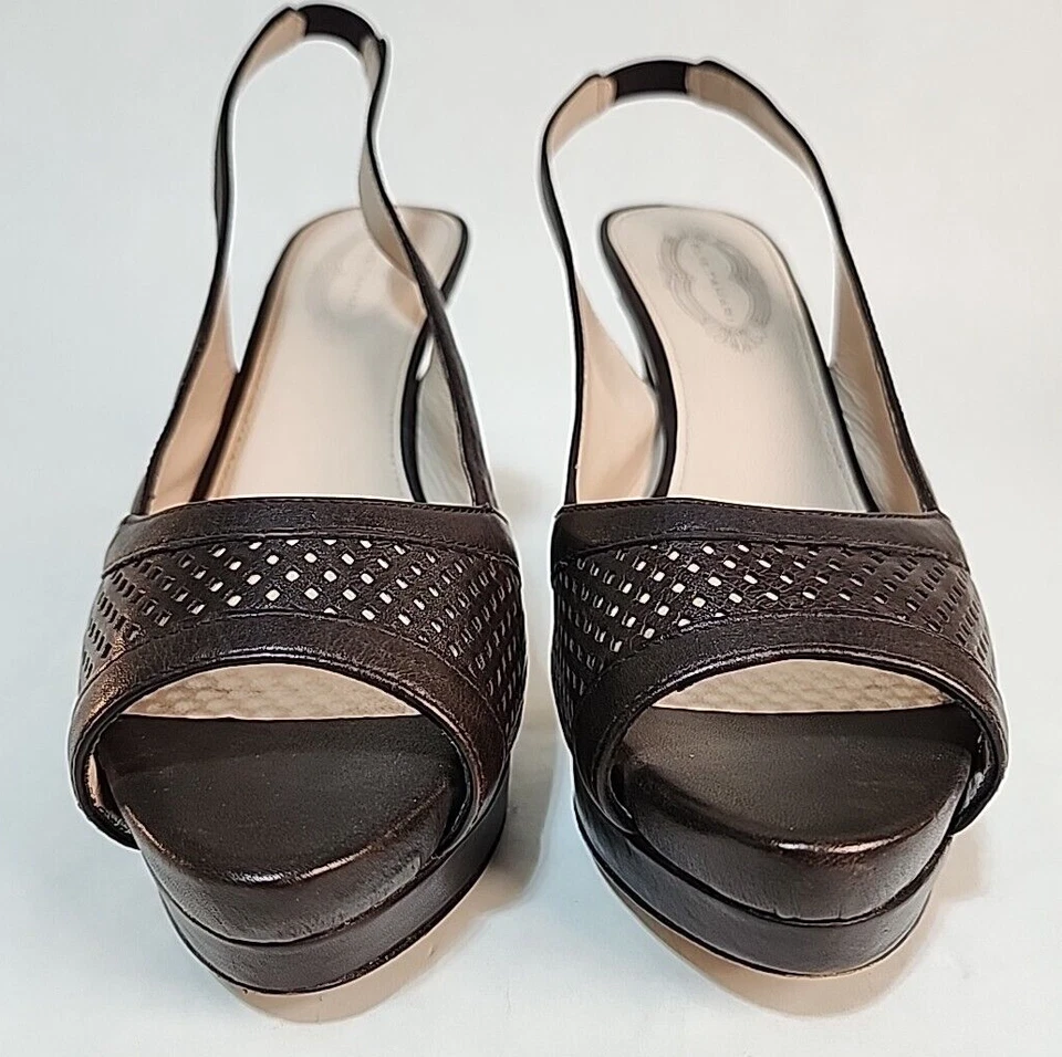 Elie Tahari 4"-Tira de Salto Feminina Couro Marrom Escuro Biqueira Aberta Tamanho 38.5 Excelente Estado Usado - Imagem 3 de 4
