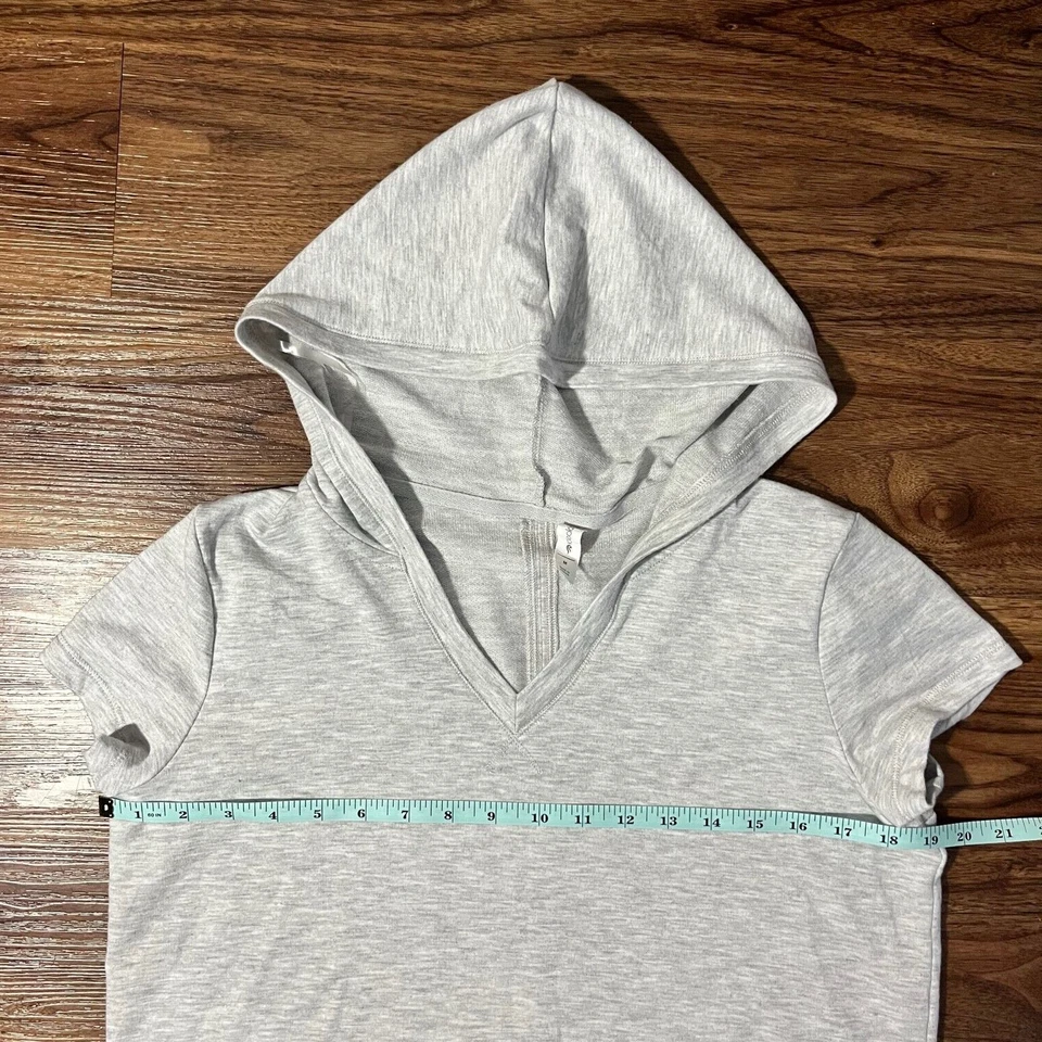 Camisa Top Mujer Ideology Manga Corta Cuello en V Con Capucha Talla Mediana Gris Foto 3 de 4