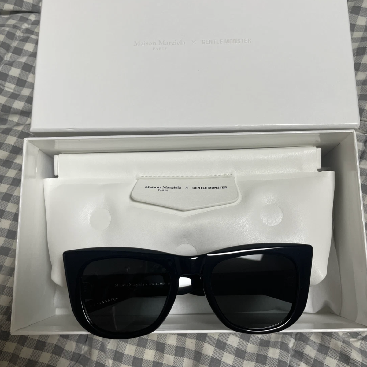 Gentle Monster x Maison Margiela MM008 Black Black ( FEDEX Gentle Monster x Maison Margiela MM008 Black Black ( FEDEX