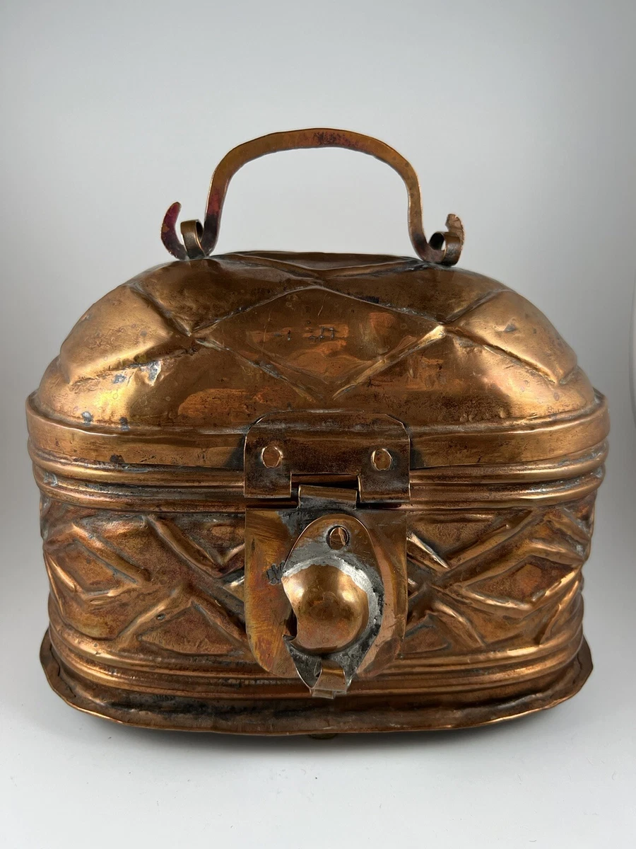 Trunk box clearance purse