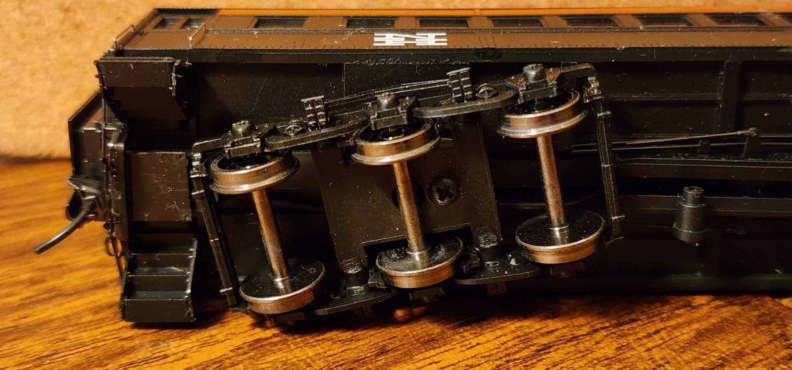 New Haven RR Heavyweight Coach 7888 w Kadee Metel Wheels Branchline Built HO